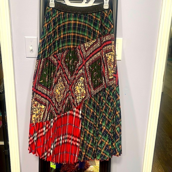 Skirt - Picture 1 of 7